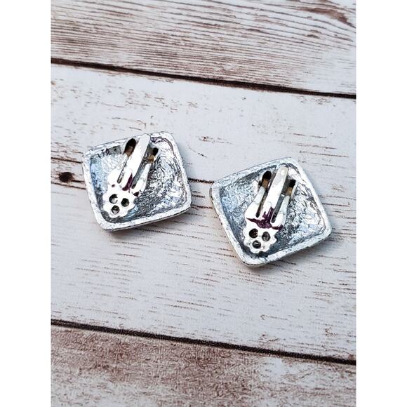 Vintage Clip On Earrings - Cream with Silver Tone Lines - Mark To Front - Picture 6 of 7